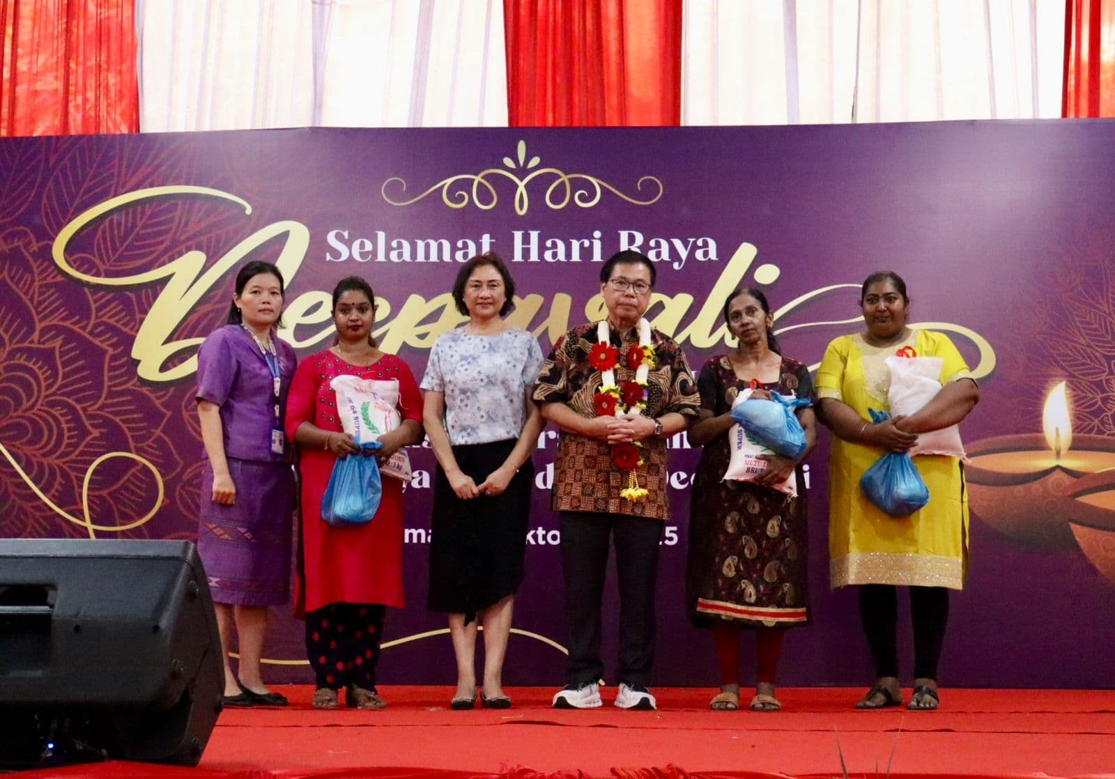 Deretan Cahaya Deepavali, Deretan Harapan Baru di Yayasan Perguruan Sultan Iskandar Muda